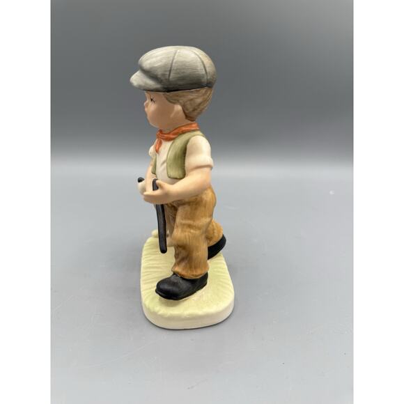 Royal Crown Figurine Of A Boy And His Loyal Dog Hunting, made in Japan. - Picture 4 of 6